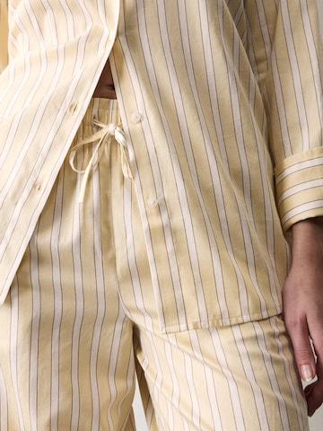 Pigiama di Marks & Spencer in giallo