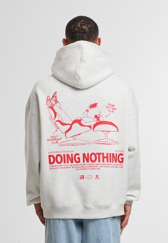 Another Cotton Lab Majica 'Doing Nothing' | siva barva: sprednja stran