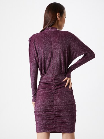 AX Paris Koktejlové šaty – fialová