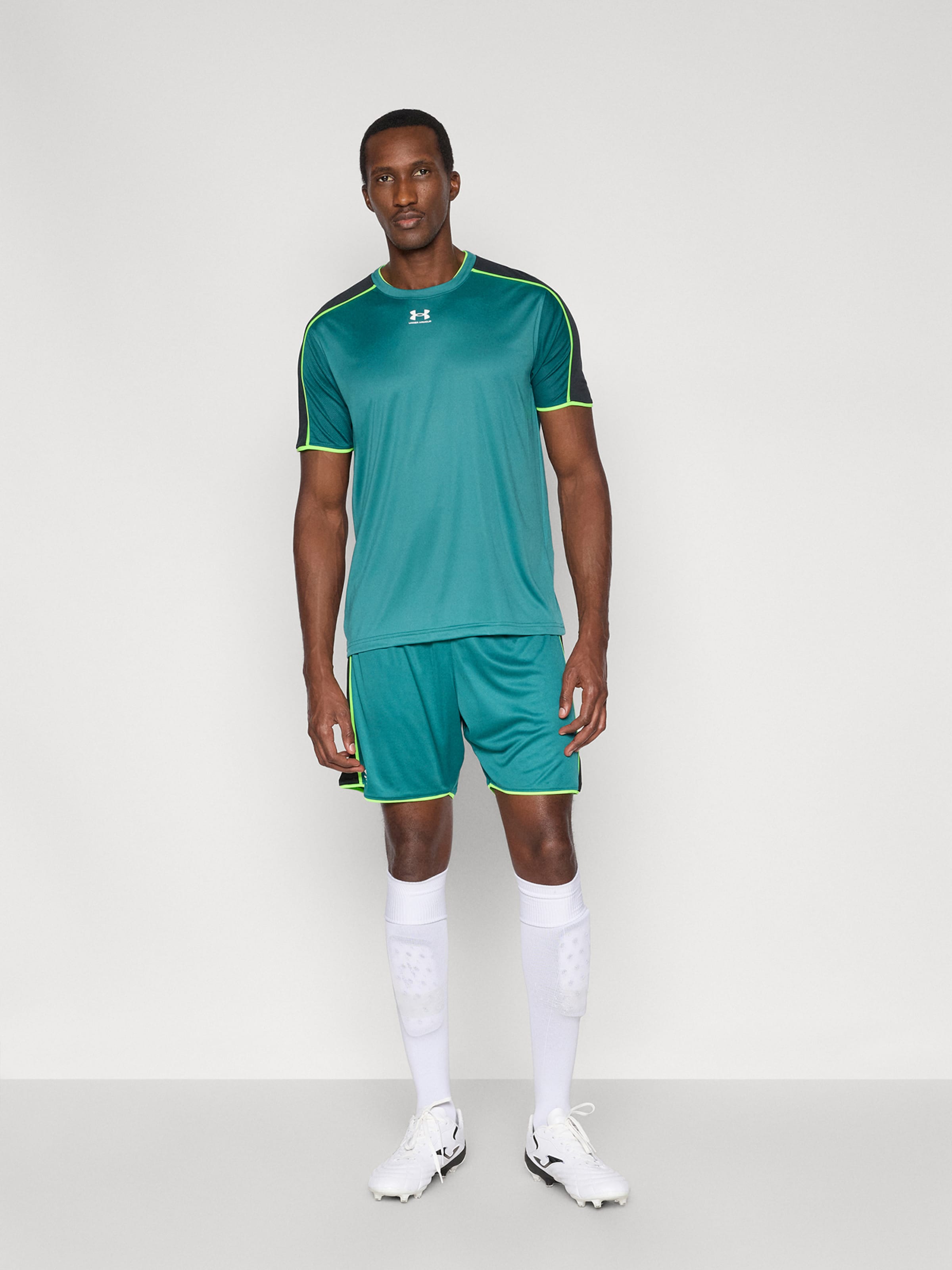 UNDER ARMOUR Tricou funcțional 'Challenger' pe Verde | ABOUT YOU