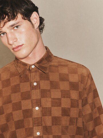 Next Regular Fit Hemd in Braun