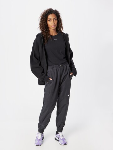 Nike Sportswear - Camiseta en negro