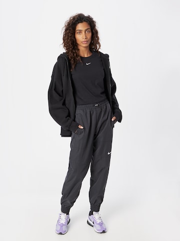 Maglietta di Nike Sportswear in nero