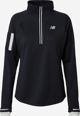 new balance قميص رياضي 'Heat Grid' بلون أسود: الأمام