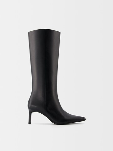 Bershka Stiefel in Schwarz