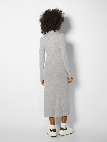 Bershka Kleid in Grau