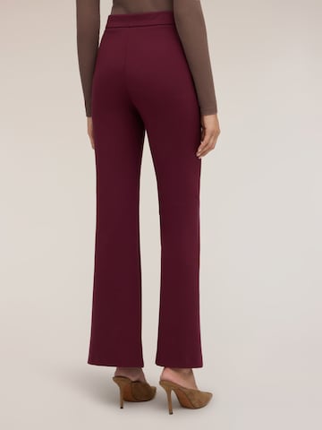 MOTIVI - Acampanado Pantalón en rojo