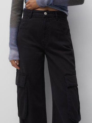 Pull&Bear Wide leg Cargo trousers in Black