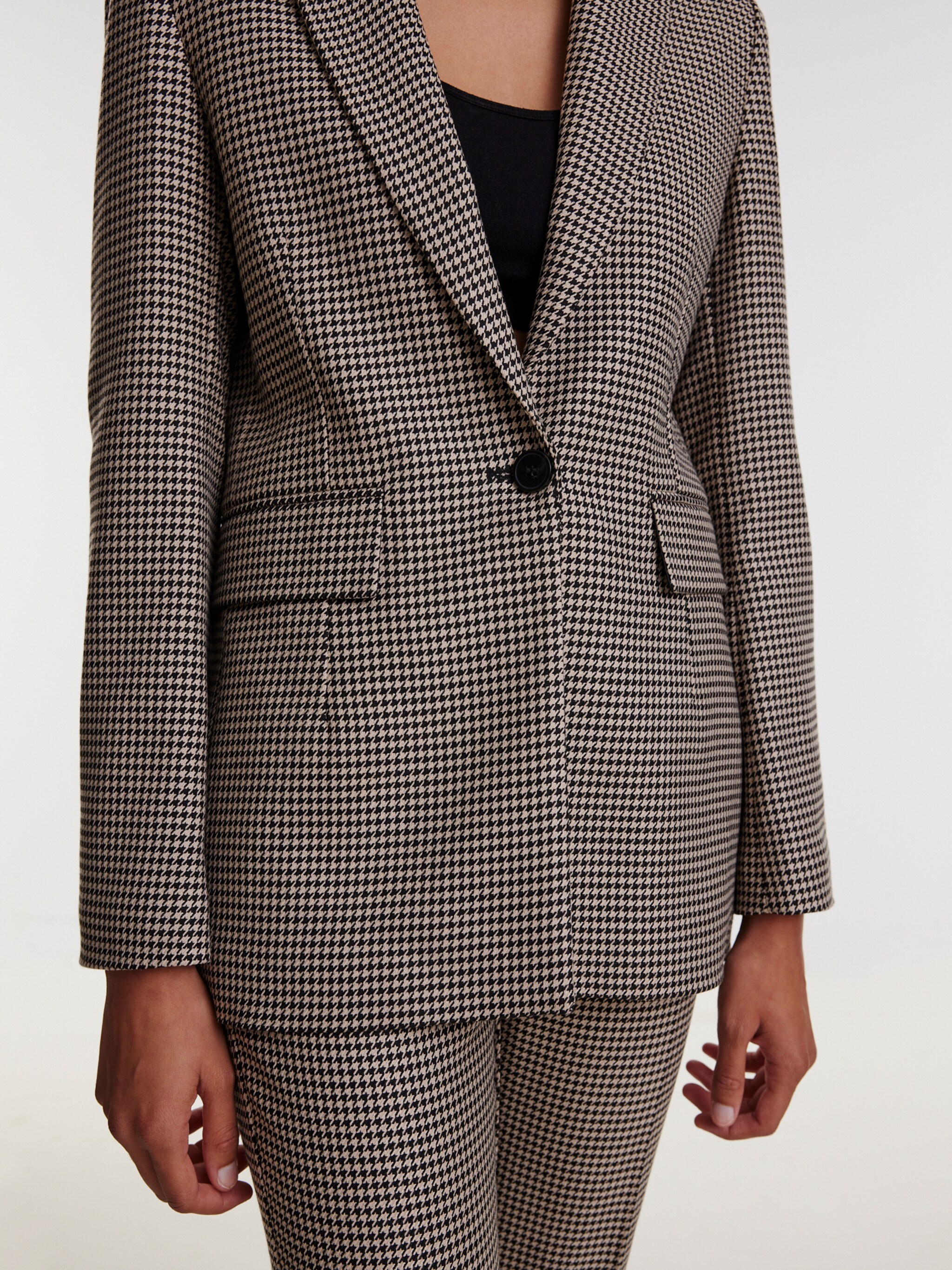 EDITED Producten Blazers 'Coralie' Beige