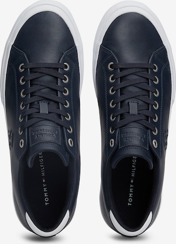 TOMMY HILFIGER Sneaker 'Essential' in Blau