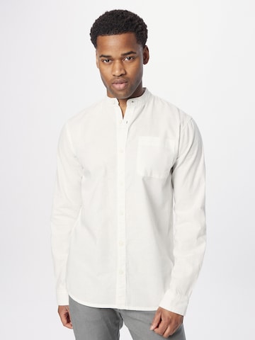 Coupe regular Chemise 'Raffi' INDICODE JEANS en blanc : devant