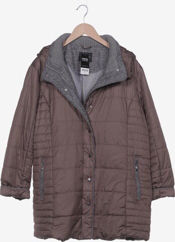 Bexleys Jacket & Coat in 5XL in Brown: front