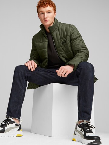 Geacă sport 'Essentials+' de la PUMA pe verde