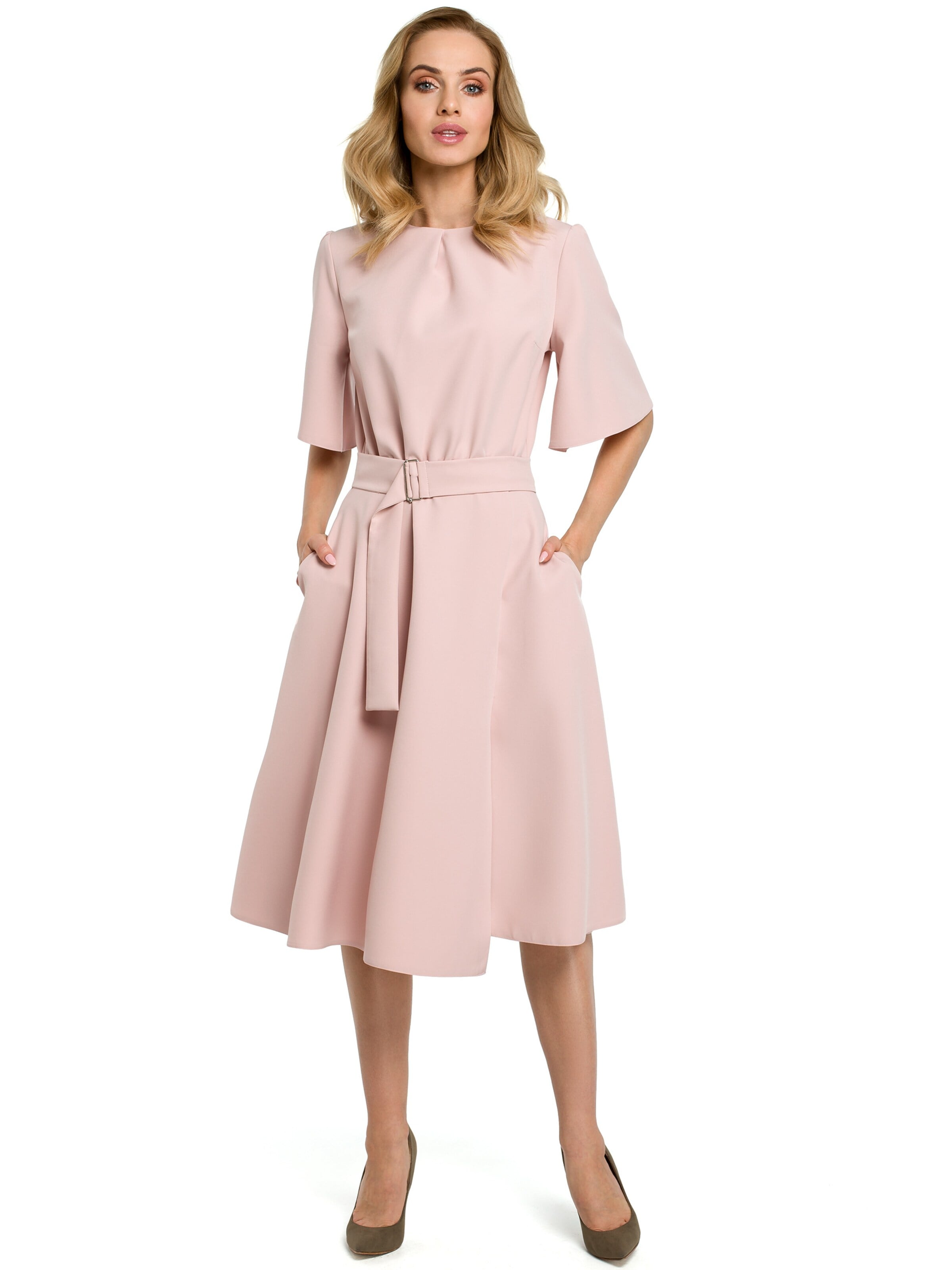 Rochie de cocktail de la made of emotion pe roz