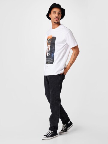 T-Shirt 'Dusa Painting' Mister Tee en blanc