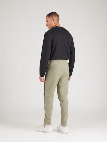 Nike Sportswear Slim fit Trousers in Green