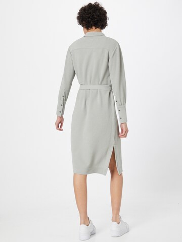 Club Monaco - Vestido camisero en gris