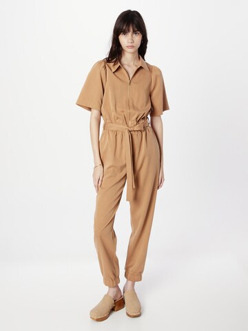 Love & Divine Jumpsuit in Bruin: voorkant