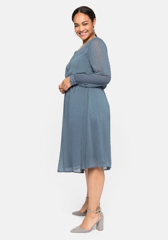 Rochie de cocktail de la SHEEGO pe albastru