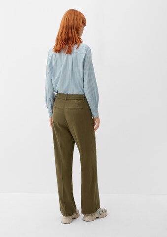 Wide leg Pantaloni con piega frontale di s.Oliver in verde