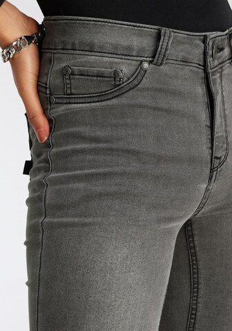 ARIZONA Flared Jeans in Grey