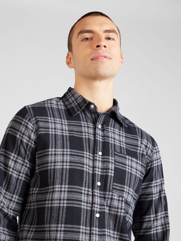 Coupe regular Chemise AÉROPOSTALE en noir