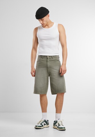 Urban Classics Loose fit Pants '90's' in Green