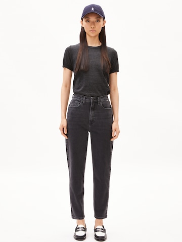 ARMEDANGELS Loosefit Jeans 'Mairaa' in Zwart