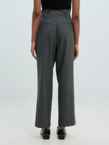 EDITED Regular Pleat-Front Pants 'Mya' in Grey