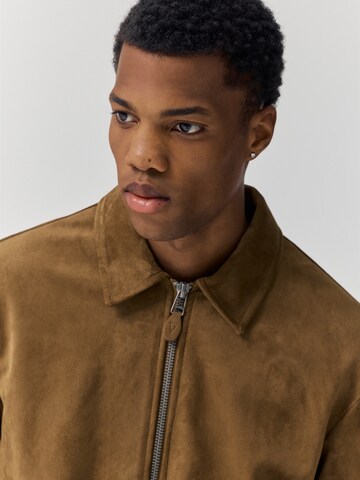 Pull&Bear Tussenjas in Bruin