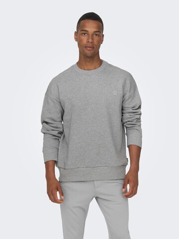 Sweat-shirt 'Dan' Only & Sons en gris : devant