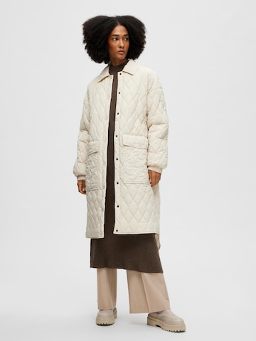 SELECTED FEMME Ανοιξιάτικο και φθινοπωρινό παλτό 'Mia' σε λευκό
