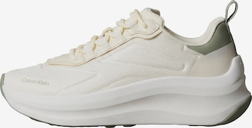 Baskets basses Calvin Klein en beige : devant