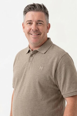 Men Plus Shirt in Brown