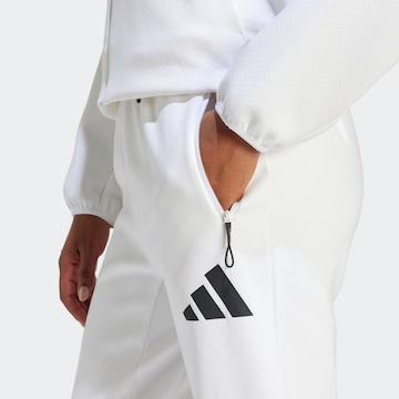 ADIDAS SPORTSWEAR Конический (Tapered) Спортивные штаны 'W Z.N.E. PT' в Белый