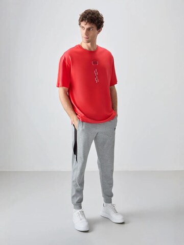 Tommy Life T-Shirts in Rot