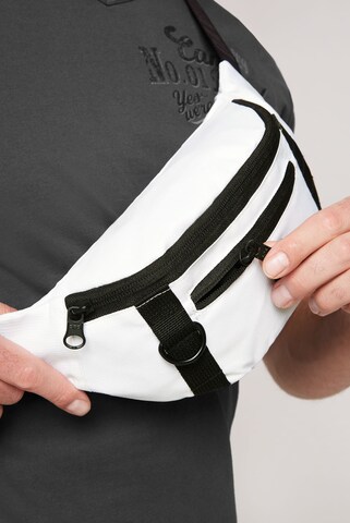 CAMP DAVID Fanny Pack in White