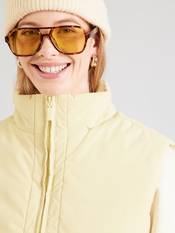 dzeltens mazine Veste