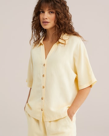 WE Fashion Blouse in Yellow: front