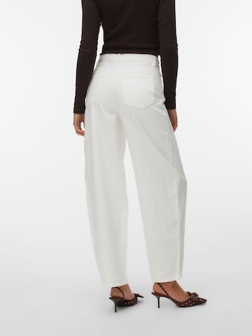 VERO MODA Tønde Jeans 'VMBillie' i hvid