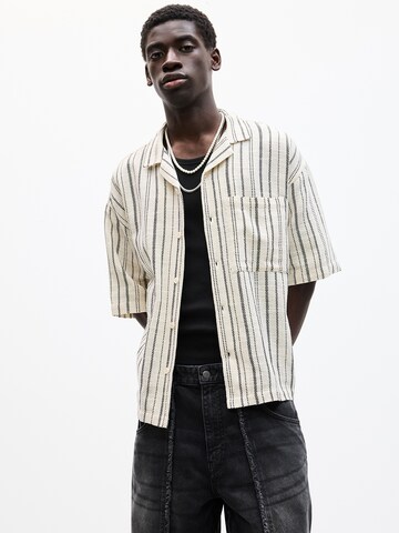 Comfort fit Camicia di Pull&Bear in bianco: frontale