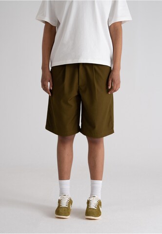 Regular Pantalon Prohibited en vert