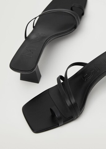 Flip-flops 'two' de la MANGO pe negru