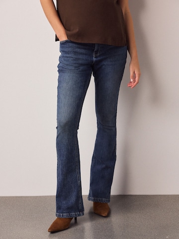 Next - Acampanado Vaquero en azul: frente