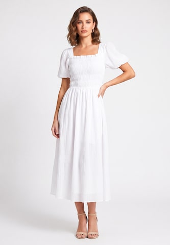 Robe faina en blanc