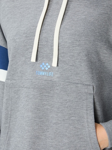 Sweat-shirt 'Sweatshirts' Tommy Life en gris