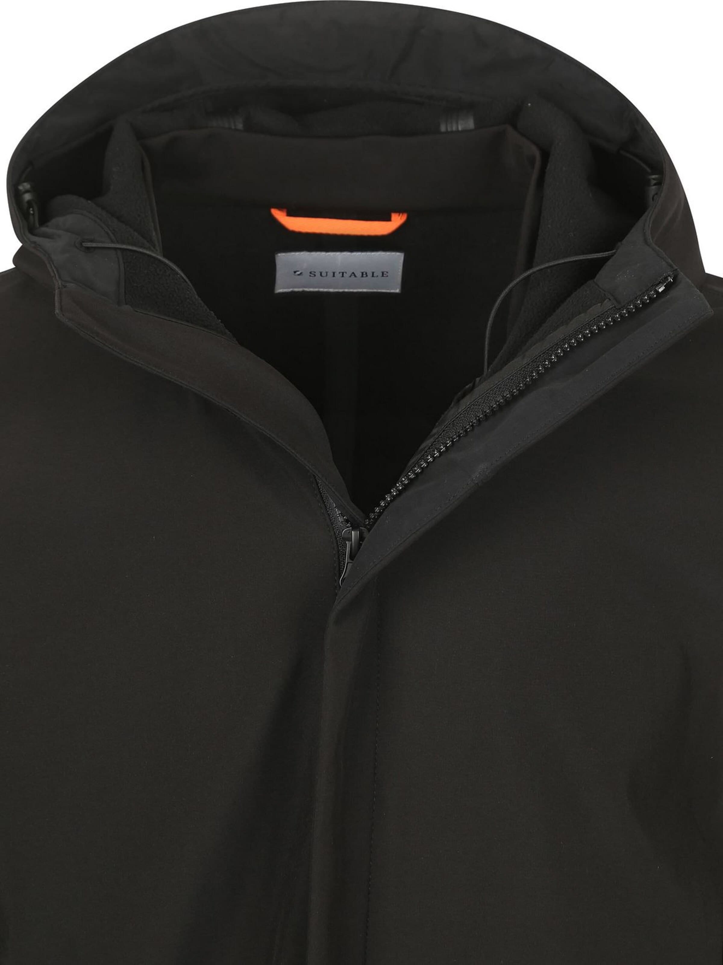 Suitable Winter coat in Black