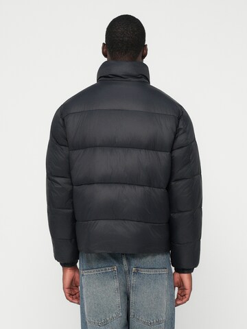 Abercrombie & Fitch Átmeneti dzseki 'Aircloud' - fekete