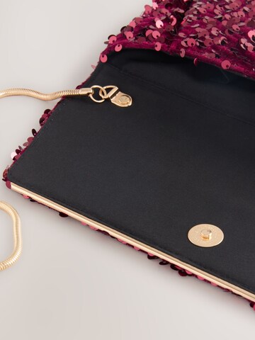 Next Clutch in Rood
