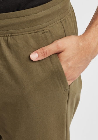 Tapered Pantaloni 'Jory' di !Solid in verde